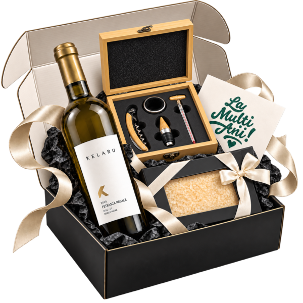 Pachet cadou White Wine Enthusiast cu vin alb Kelaru, ciocolată albă cu parmezan copt și o cutie din bambus cu patru accesorii pentru vin, în cutie rigidă neagră